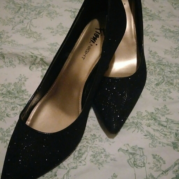 Heels - Picture 2 of 3